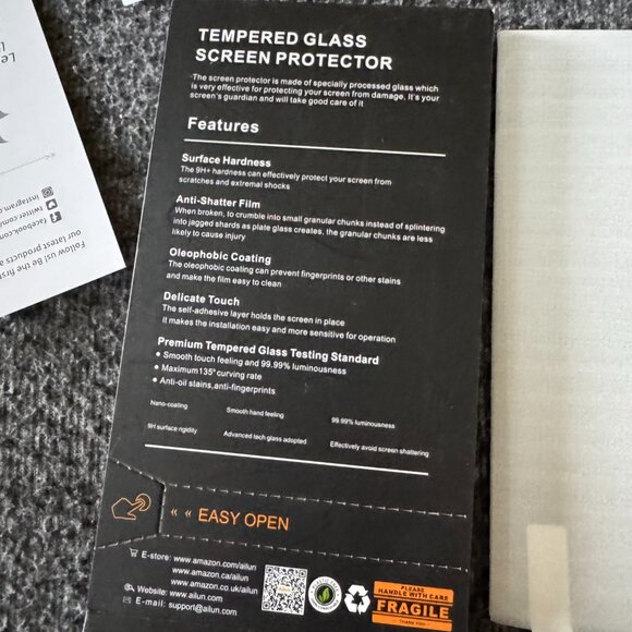 4 total IPHONE 11 Pro Max Screen Protectors Spigen & Spigen Privacy & Aliun - Picture 6 of 8